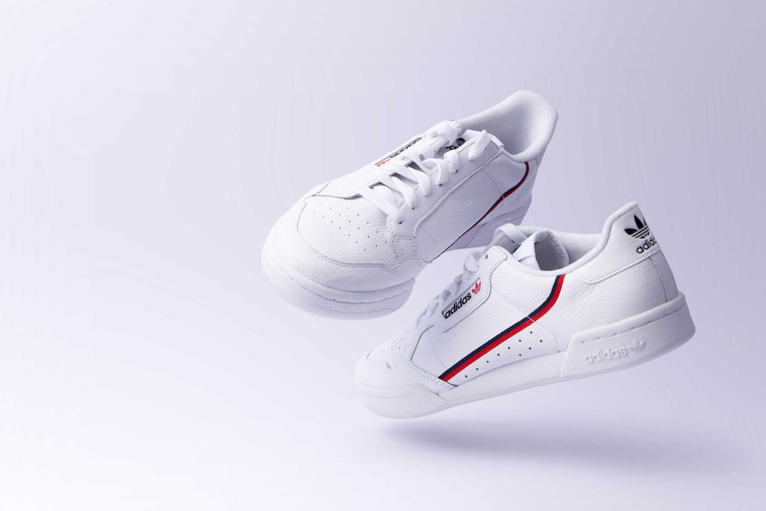 Le modèle économique d’Adidas : analyse complète et stratégies 2025