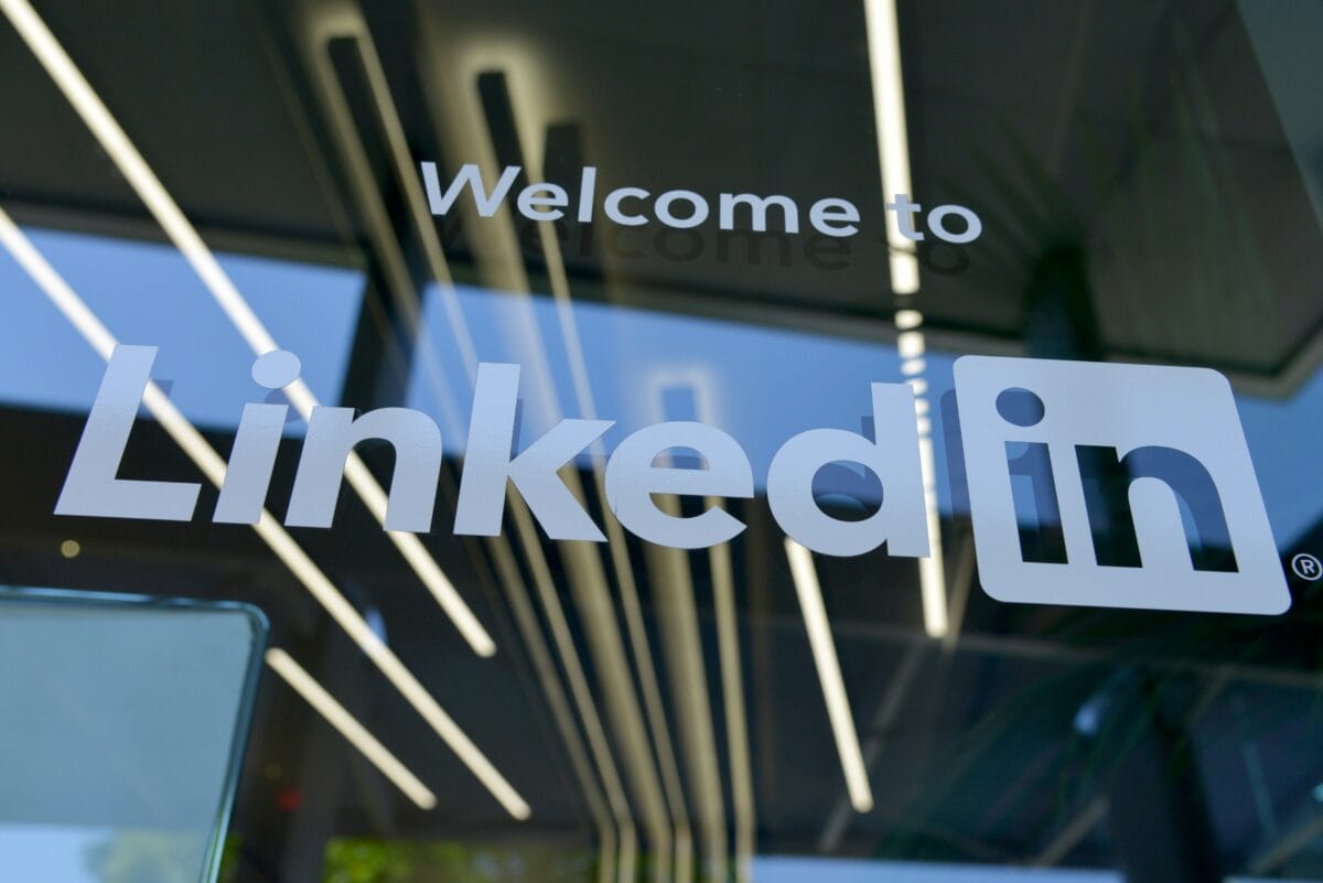 Modèle économique de LinkedIn : sources de revenus et stratégies 2025