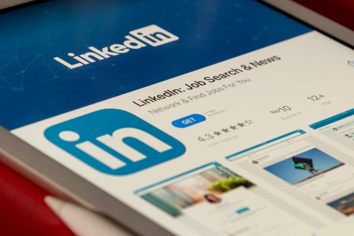 Modèle économique de LinkedIn : sources de revenus et stratégies 2025