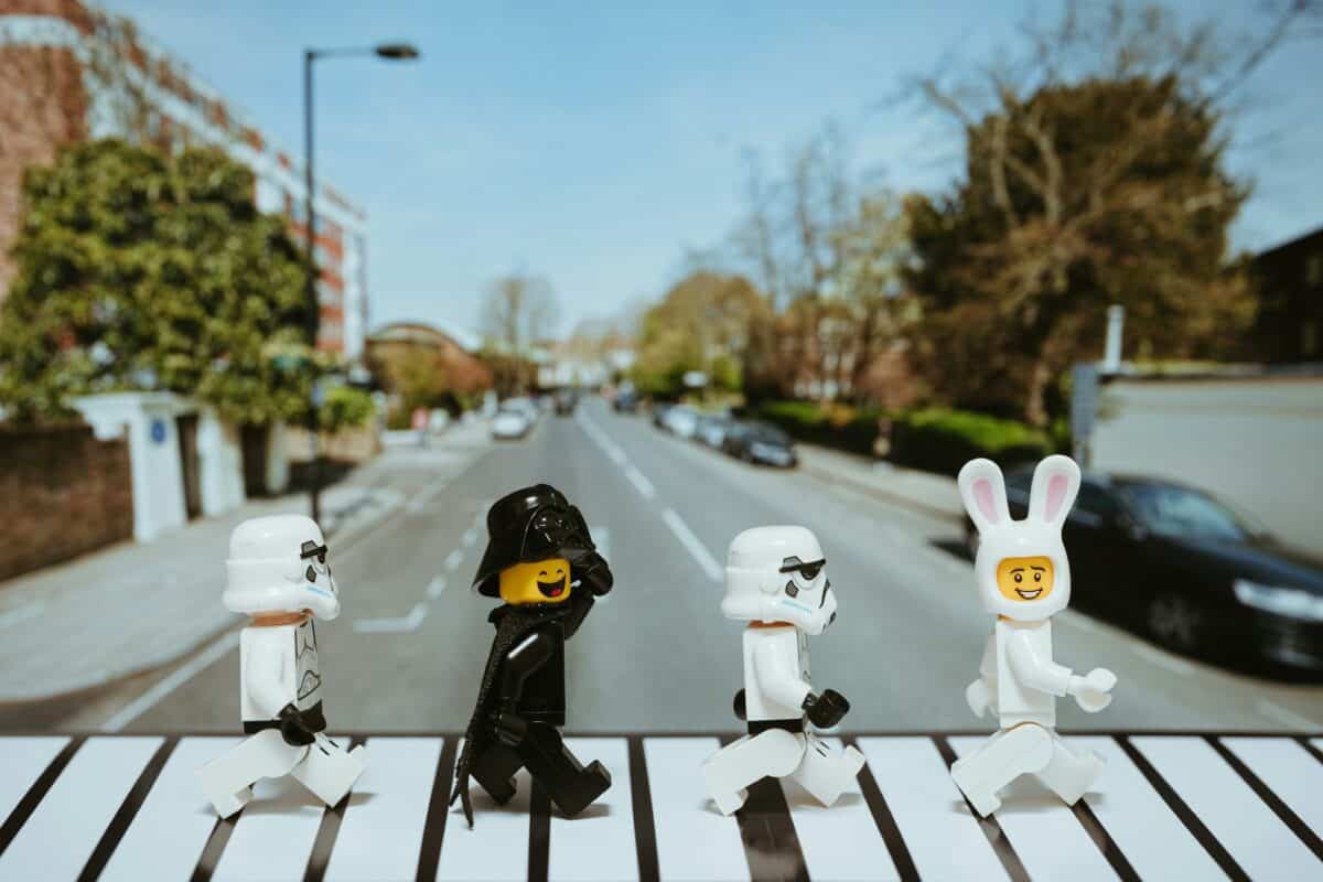 Le modèle économique Lego : analyse complète et perspectives 2025