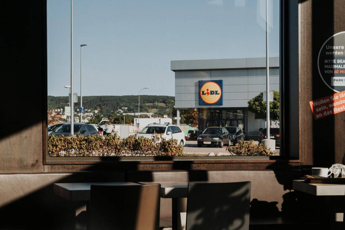 Décryptage du modèle économique de Lidl : secrets de sa réussite