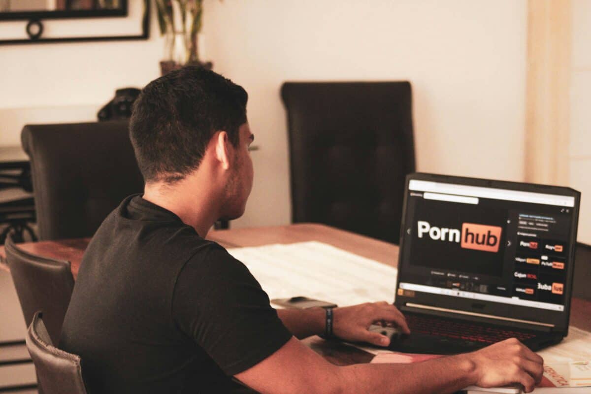 Pornhub : décryptage du business model et système de rémunération (2025)